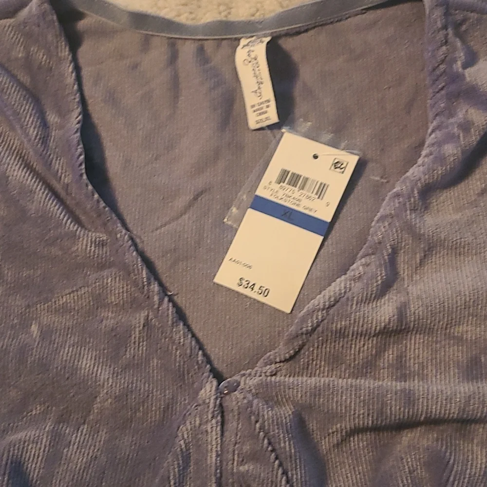 NWT !! Gray blouse - Picture 3 of 4